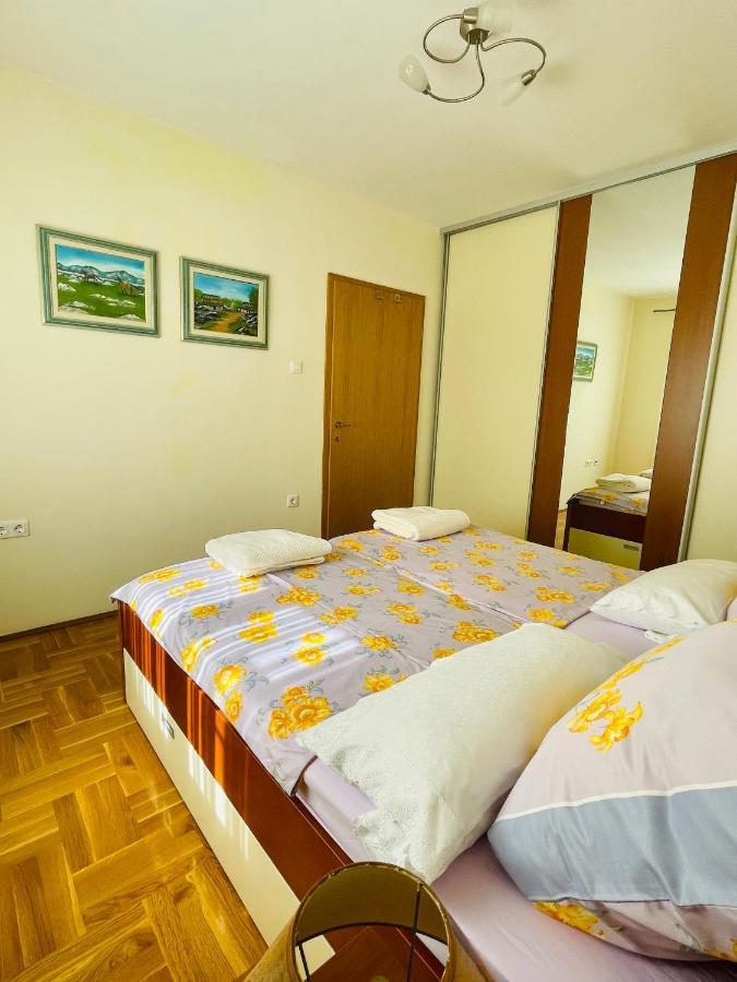 Apartment Mandarina Dugi Rat Bagian luar foto