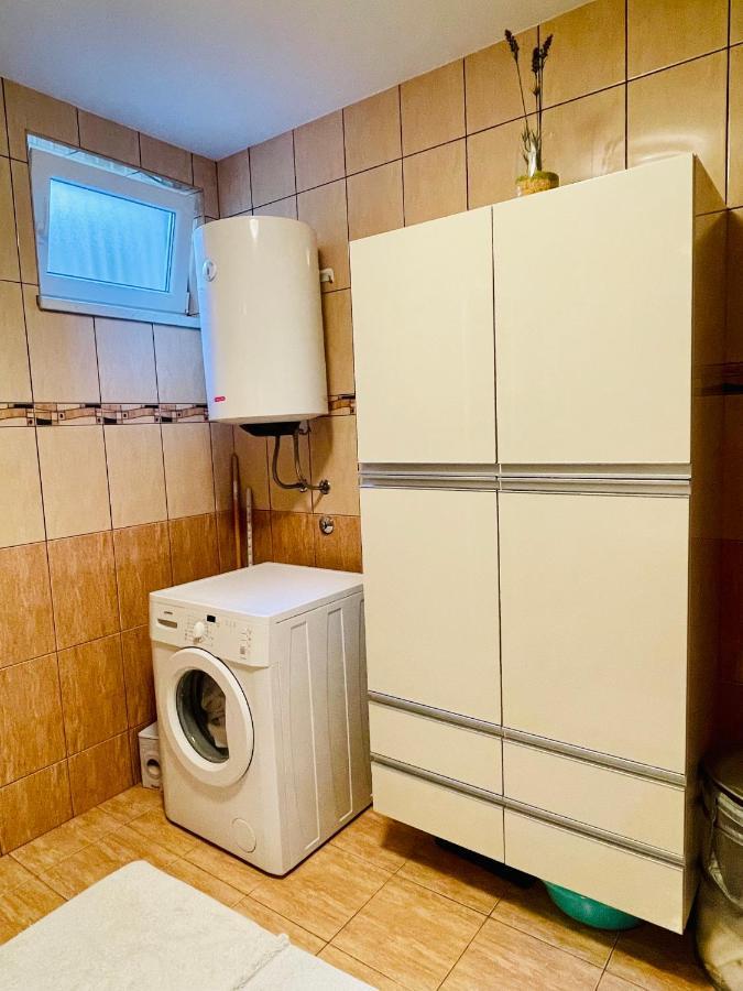 Apartment Mandarina Dugi Rat Bagian luar foto
