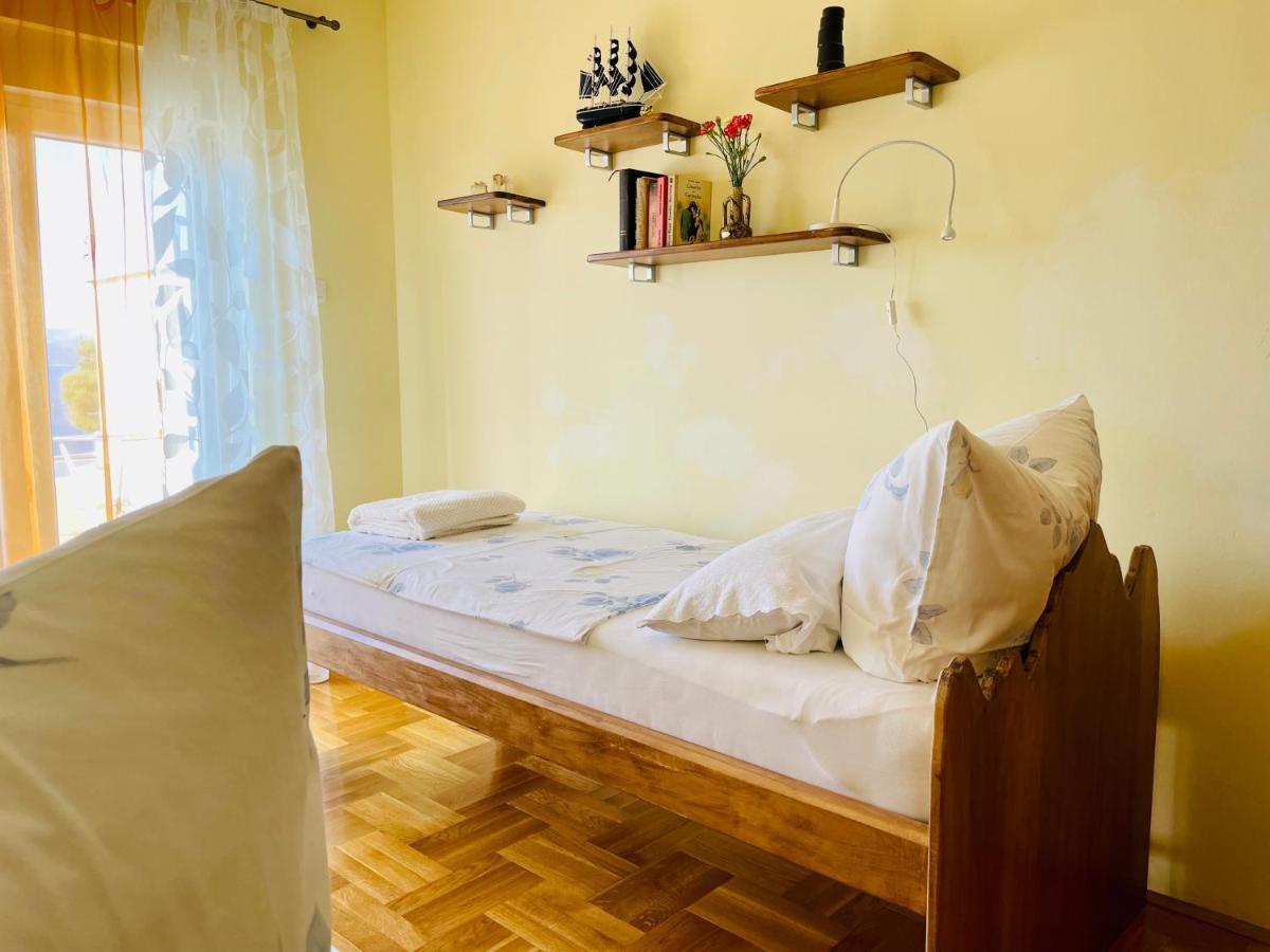 Apartment Mandarina Dugi Rat Bagian luar foto