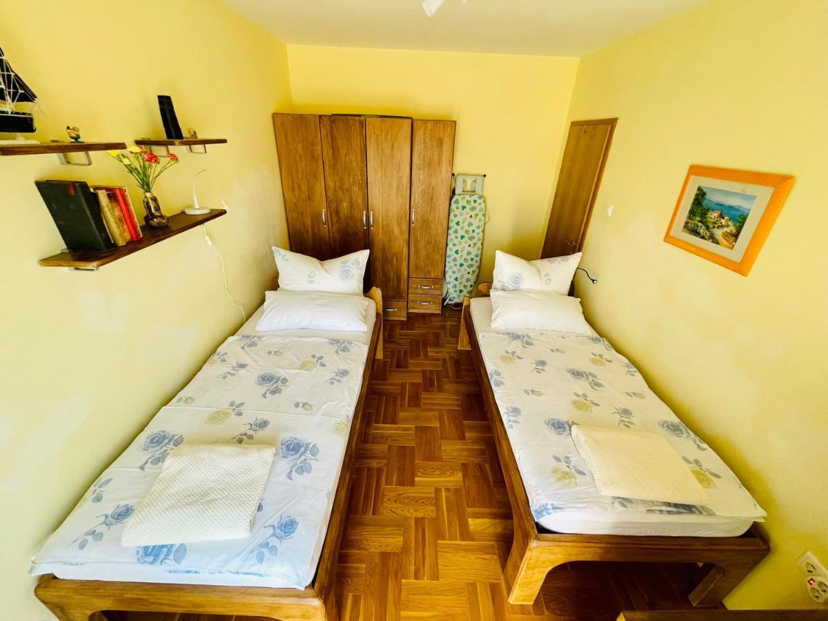 Apartment Mandarina Dugi Rat Bagian luar foto